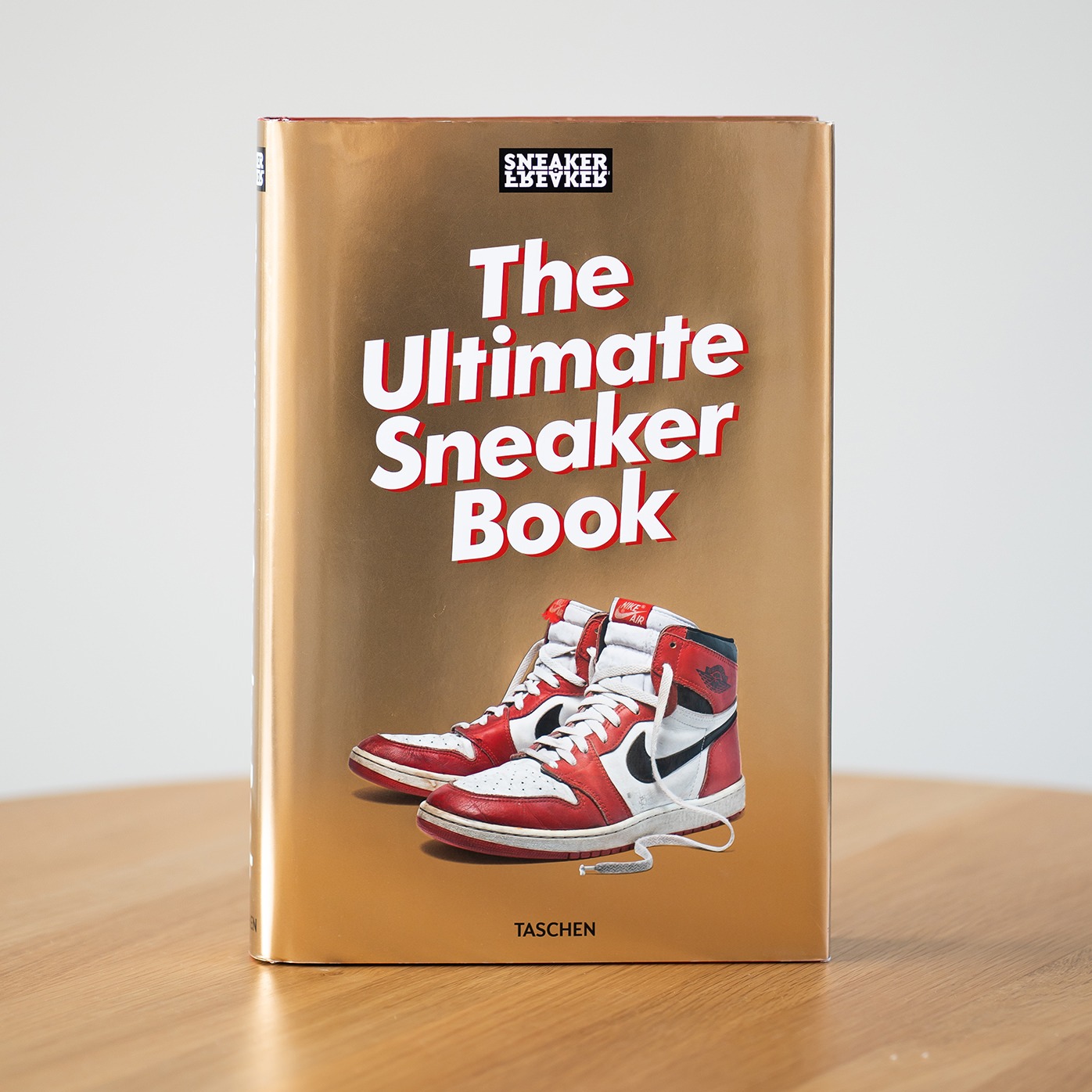 The Ultimate Sneaker Book | Anthropologie Japan - Women's Clothing,  Accessories & Home